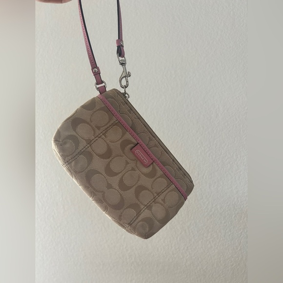 Coach Signature Wristlet, Vintage, Beige & Pink Trim - Like New - Picture 4 of 8